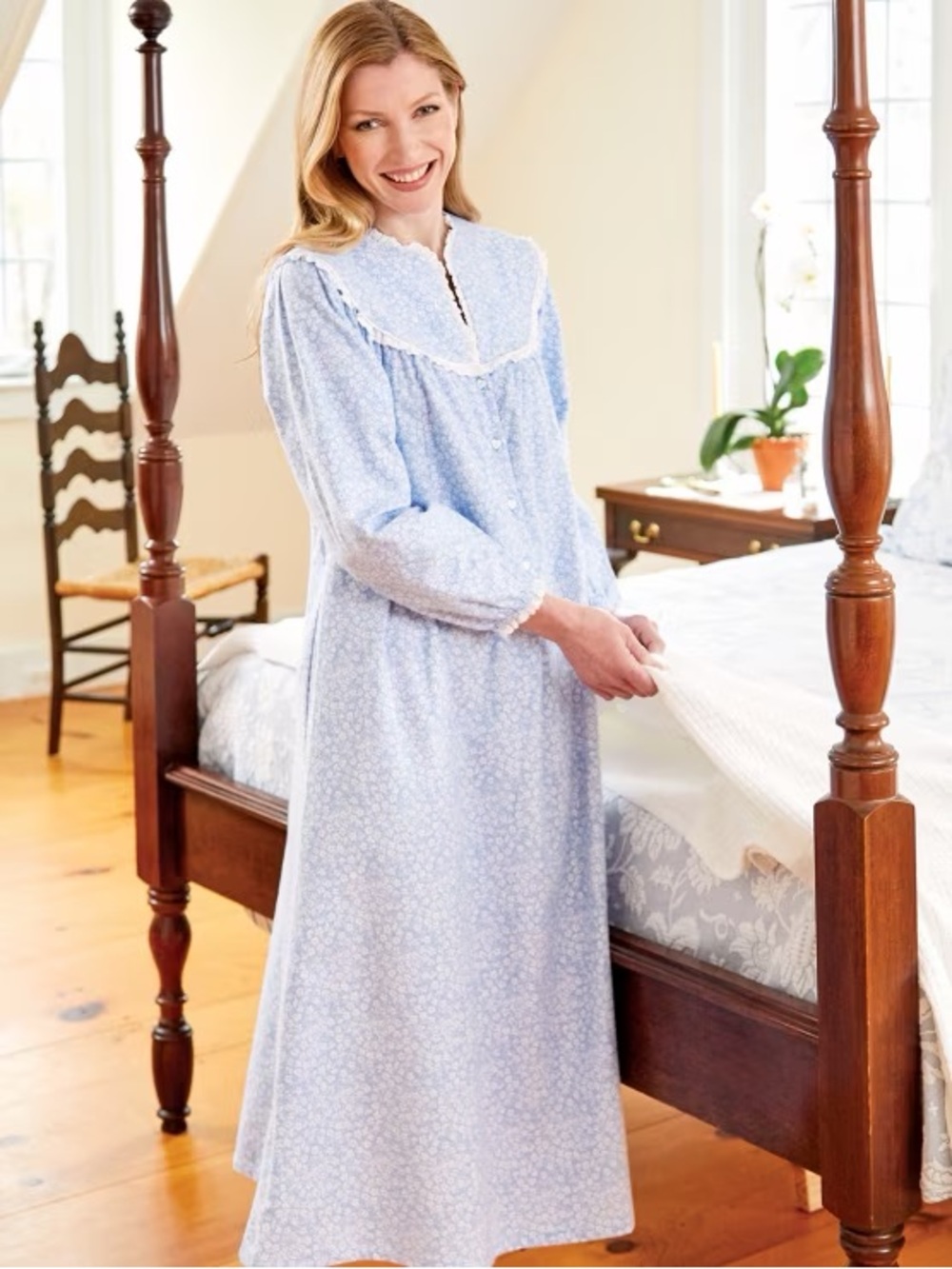 Lanz of Salzburg Blue Floral Vintage Flannel Traditional Nightgown Lace Medium